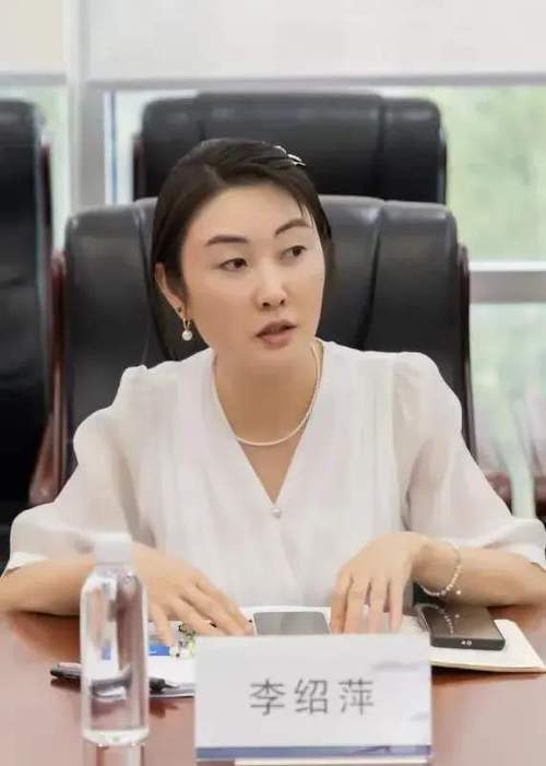 2005新澳正版免费大全和52岁局长涉性侵女子与55岁女局长